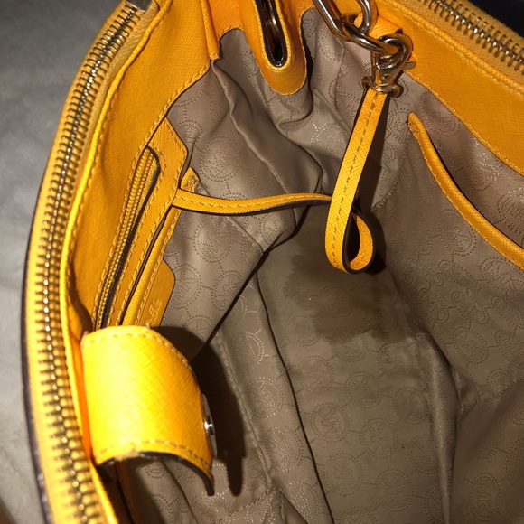 Michael Kors Purse - Picture 5 of 8